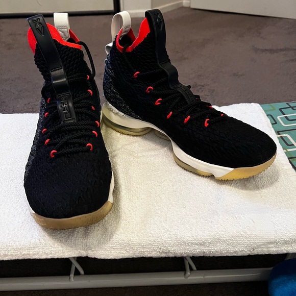 Nike LeBron 15 Black Bright Crimson. Size 12. Preowned - Picture 6 of 8